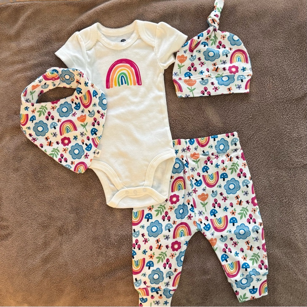 3/$15 NWOT Small Story brand infant matching set, 3-6 months